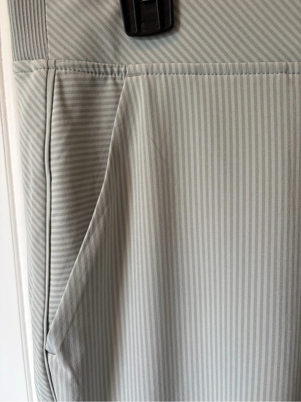 NWT Athleta Brooklyn Textured Ankle Pants Sage Green Travel Pull-On Size 10